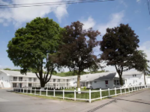 Lake George Residence LLC Hotels in Moreau