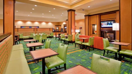 Fairfield Inn & Suites Kearney Отели в г. Коллинс