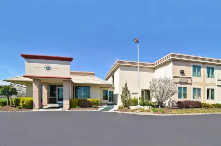 Garden Executive Hotel Отели рядом с достопримечательностью «Rutgers University Busch Student Center»