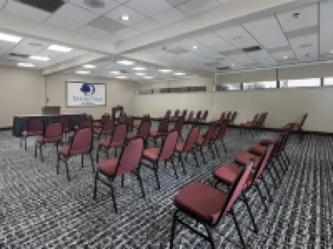 DoubleTree by Hilton Manhattan, KS Hoteles en Manhattan