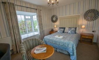 Old Kings Arms Hotel