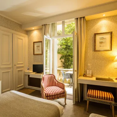 Hôtel du Parc Hotels near CIRAD