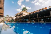 Bella View Art Boutique Hotel - Pools