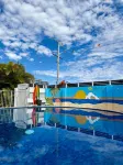 Montego Mermaid Beach Motel - Beach