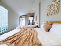 Emerald Beach Homestay - parking