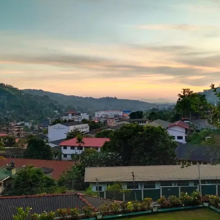 Marvel Hills Kandy