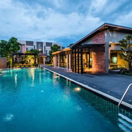 Cresco Hotel Buriram