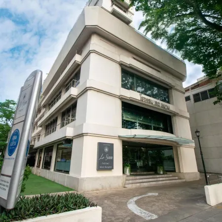 Le Siam Hotel Silom Bangkok by Pcl Отели рядом с достопримечательностью «CP Тауэр»