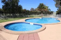 Swan Hill Lifestyle Park - Pools