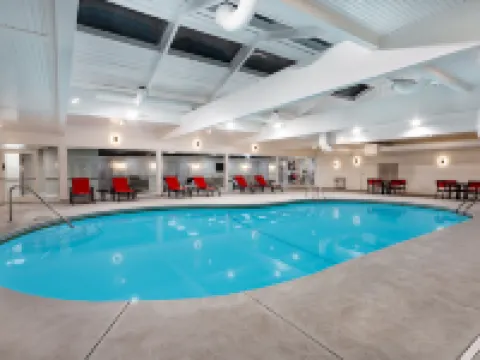 Ramada by Wyndham Hartford North / Bradley Airport Hotels in Windsor Locks