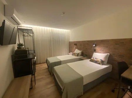 Hotel Portucalense Отели в г. Риу-Тинту