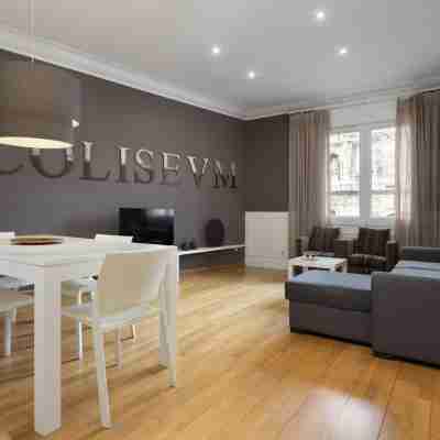 Enjoybcn Coliseum Apartments Rooms