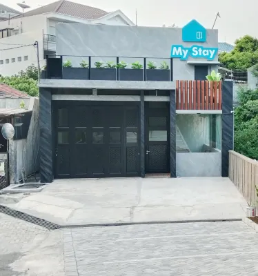 My Stay Semarang Hotels in Wonotingal