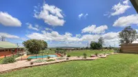 Atherton Motel Hotels in Yungaburra