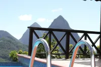 Samfi Gardens - مسبح