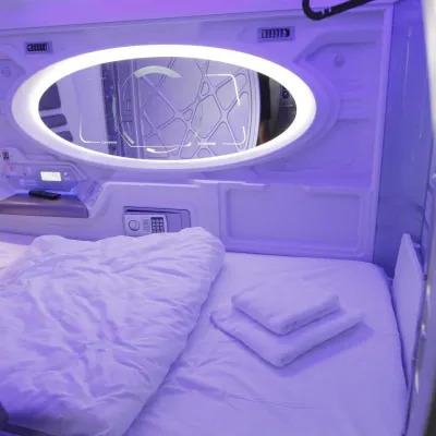 Capsule Elisa Space Club Hostel