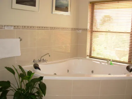 Bathurst Heights Bed & Breakfast