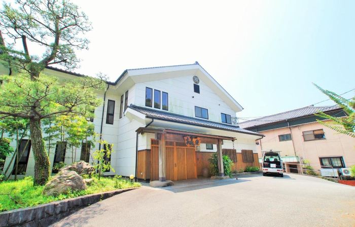 割烹旅館 松錦館（しょうきんかん）