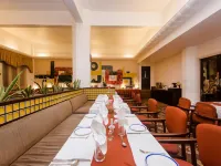 West End Hotel Hotels near SNDT
