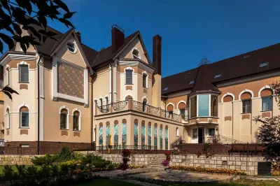 بوجورودسك إكوتل آند سبا Hotels near Pamyatnik Semonovu I Dubovitskomu