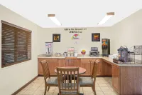 Super 8 by Wyndham St. George UT Hotels in Ivins