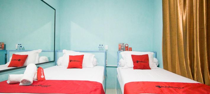 RedDoorz Near Mikie Holiday Funland Berastagi Hotels in Karo Regency