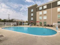 La Quinta Inn & Suites by Wyndham Austin Round Rock - Pool