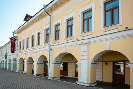 Русское подворье Отели рядом с достопримечательностью «Троице-Сергиев Варницкий монастырь»