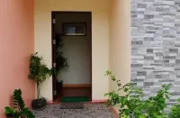 R&E Bed & Breakfast Hotel a Basco