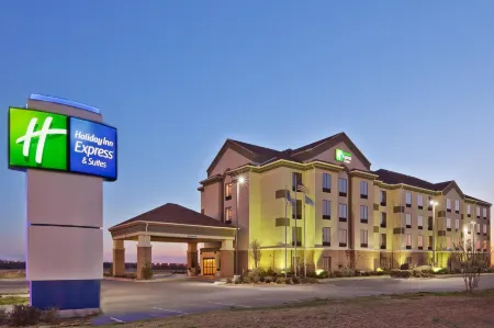 Holiday Inn Express & Suites Shawnee I-40 Отели в г. Шони