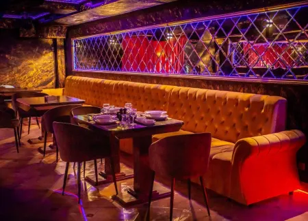 Бэсэдэр Отели рядом с достопримечательностью «Кафедральный собор»