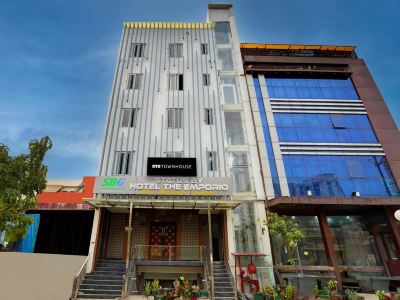 Townhouse Status by Sbg Near Anand Vihar Vaishali Metro Station