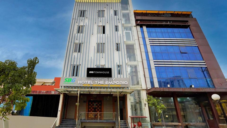 Townhouse Status by Sbg Near Anand Vihar Vaishali Metro Station