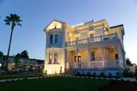 West Cliff Inn, A Four Sisters Inn - Jacuzzi