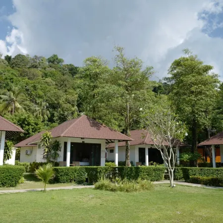 Nature Beach Resort Отели рядом с достопримечательностью «Пляж Кайбэ»