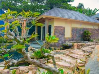 Coral Bay Resort Отели рядом с достопримечательностью «Лонг-Бич»