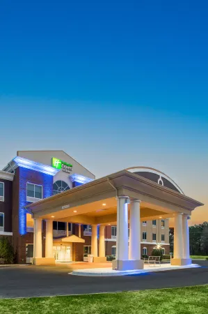 Holiday Inn Express & Suites Talladega Отели в г. Алпайн