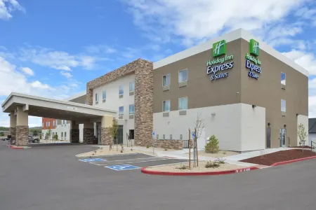 Holiday Inn Express & Suites Williams Отели в г. Уильямс