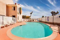 Super 8 by Wyndham Yucca Val/Joshua Tree Nat Pk Area Hotel di Yucca Valley