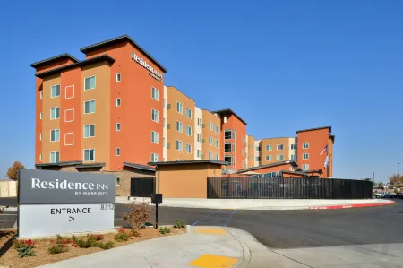 Residence Inn Bakersfield West Отели рядом с достопримечательностью «River Walk»