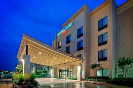 SpringHill Suites Baton Rouge North/Airport Отели в г. Браунфилдс