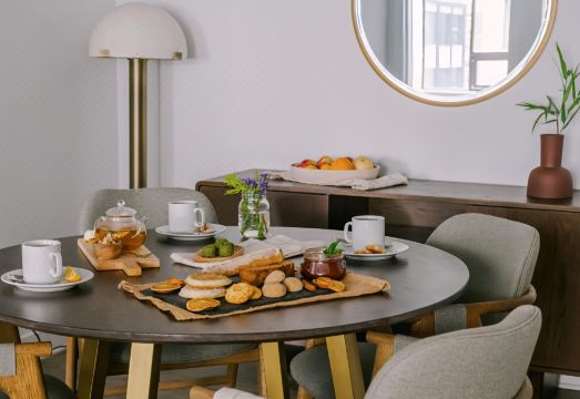 캐피털 힐 호텔 앤드 스위트 외관