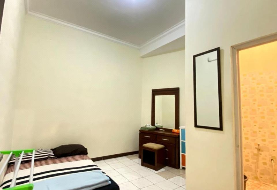 COZY TO STAY TEBET (PENGINAPAN MURAH,TP GA MURAHAN) - Housity