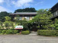 มินชุกุ อิวาตะคัง โรงแรมใกล้Takayama Festival Floats Exhibition Hall