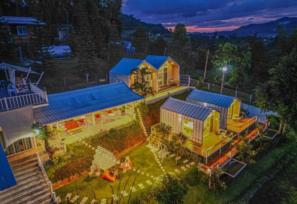 Serene Khaokho 어린이 정책 관련 이미지