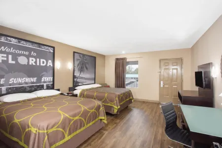 Super 8 by Wyndham Pensacola Nas Area Отели в г. Беллвью