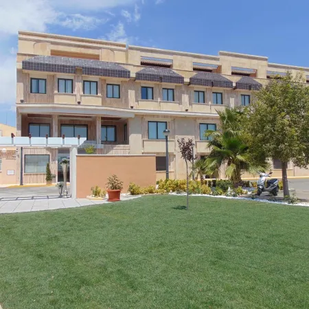 Hotel Restaurante Emilio Отели в г. Альбакете