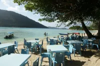 The Barat Perhentian - Beach