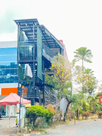 Djuragan Kamar Suhat