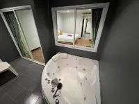 Zephyr Grand Hotel - baignoire